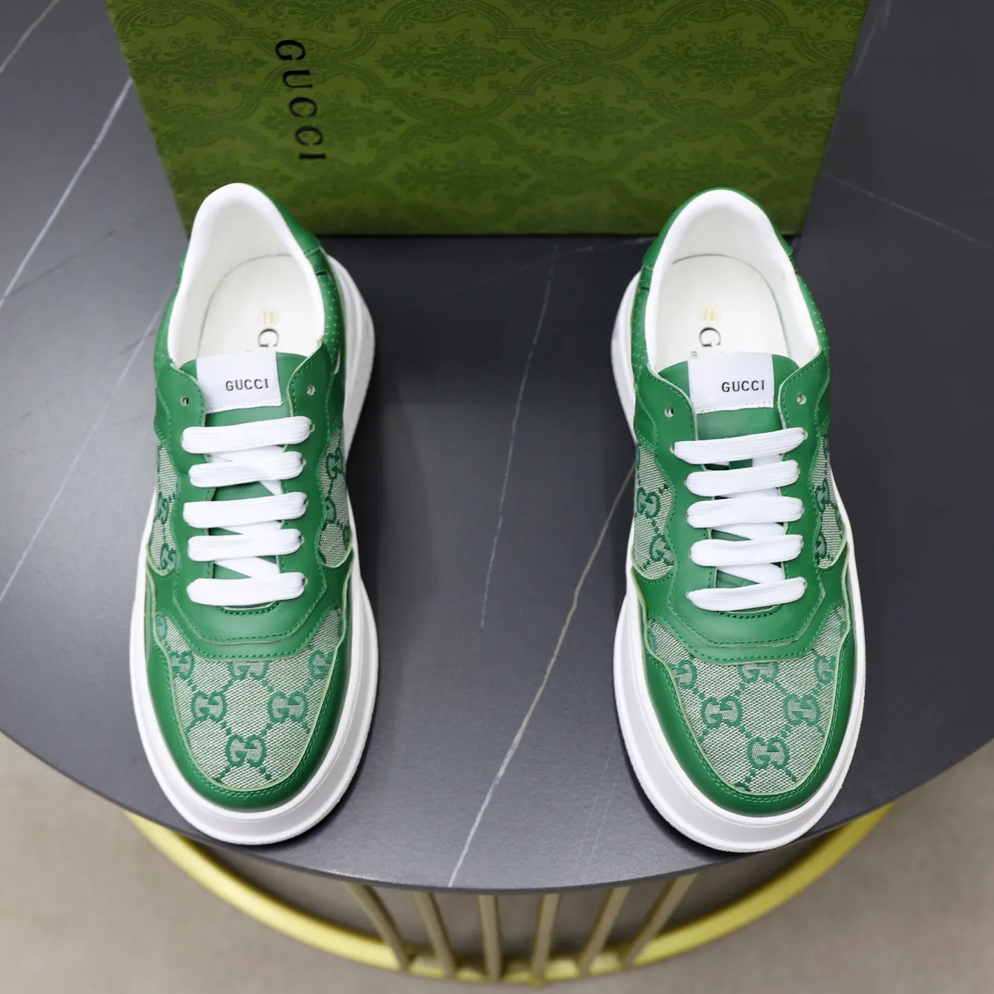 Men's shoes: 400💰🙅‍♂️🙅‍♂️🙅‍♂️ Brand: GUCCI Standard code: 38-44 (45 customized) Grade: Same as the official website Material: Original leather splicing brand cloth Comfortable and breathable sheepskin lining Lightweight wear-resistant outsole Style category: Men's fashion casual shoes Sports shoes Distinguished luxury brand elements Top luxury Color: actual picture color